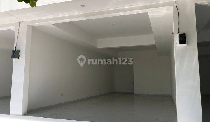 For Rent New Shophouse in Premium Area in Canggu, Badung 2