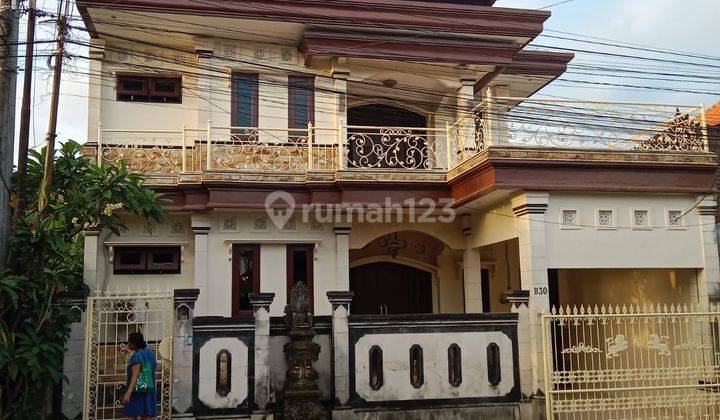 Disewakan Rumah 2 Lantai Berlokasi di Jalan Taman Jimbaran 1