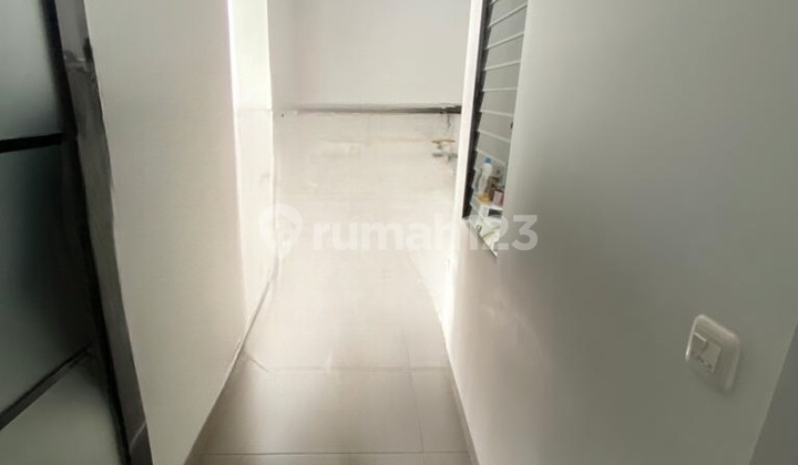Rumah.3 Lantai. Rapi Bagus Cluster Winona Alam Sutera Tangerang 2