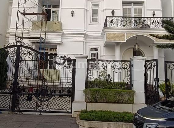 Rumah 2½lt American Classic Style Lokasi Modernland Tangerang Rumah 2½lt American Classic Style Lokasi Modernland Tangerang