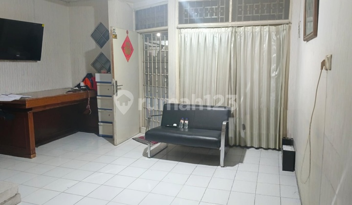 Minimalist 2-Story House in Sunter Karya, North Jakarta Minimalist 2-Story House in Sunter Karya, North Jakarta