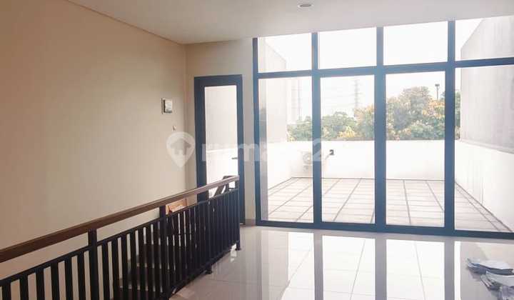3-Storey Shop House Ready to Use North Bent Metland Puri Tangerang 2