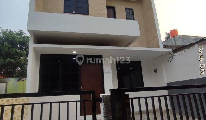 Rumah Brandnew Depan Taman Siap Huni Di Cluster Graha Raya 1