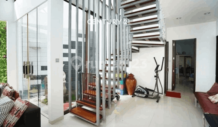 Rumah Cantik Desain Unik Suasana Asri Di Villa Gunung Lestari 2