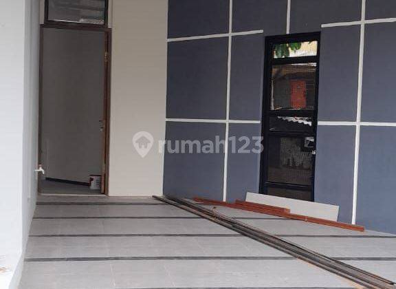 Rumah Baru Siap Huni Posisi Hook Dekat Transmart Graha Raya Bintaro 2