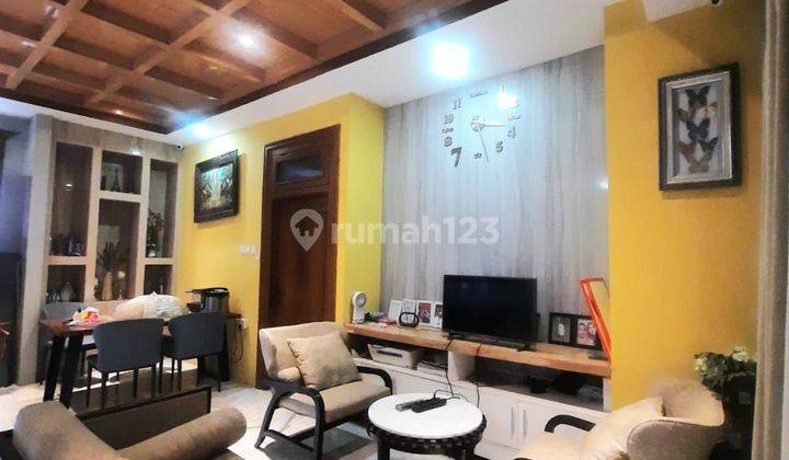 Rumah Posisi Hook Di Cluster Dekat Transmart Graha Raya Bintaro 2