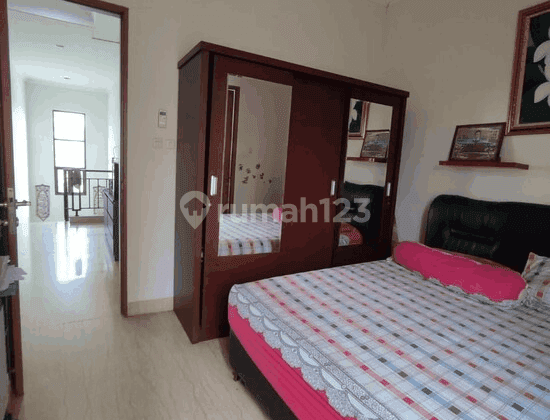 Rumah Dalam Cluster Furnished Lokasi Strategis Dekat Ke Pdk Indah 2