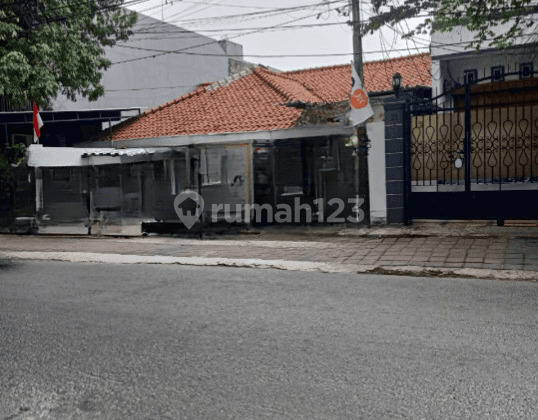 Rumah di Tomang Nyaman, pinggir jalan besar  & bebas banjir 1