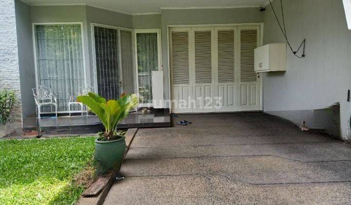 Rumah Cantik Nan Asri di Taman Meruya 1