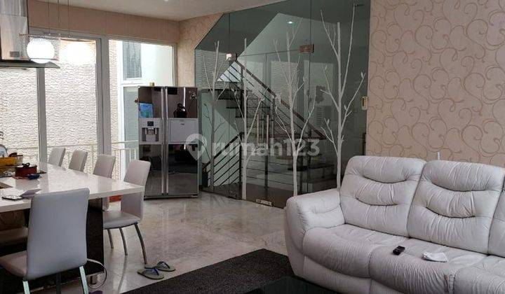 Dijual Springhill Terrace Residence Town House Full Furnished Hadap Selatan 1