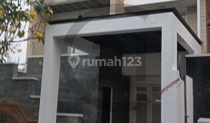 Rumah Golf Residence Kemayoran Jakpus