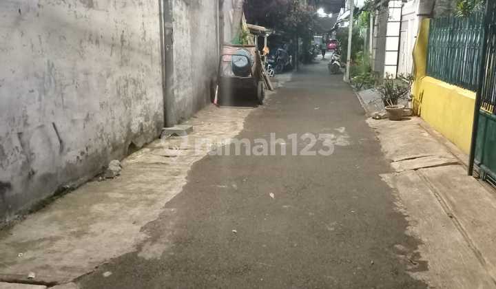 Below NJOP 3-Story Boarding House in Petojo Selatan, Central Jakarta 2