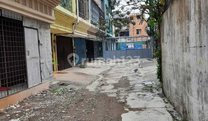 Dijual dan Sewa Ruko 3 lantai Lokasi Strategis Roxy Jakarta Pusat Dijual dan Sewa Ruko 3 lantai Lokasi Strategis Roxy Jakarta Pusat