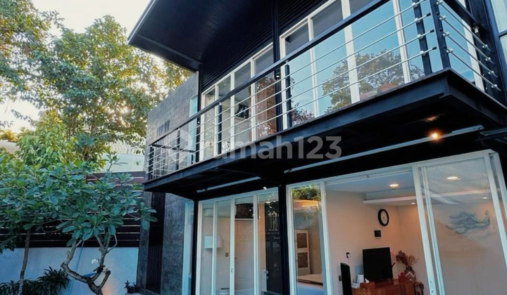 Villa Mewah di Kerobokan, Semer - Ramah Hewan Peliharaan & Ideal untuk Liburan atau Bekerja Jarak Jauh!