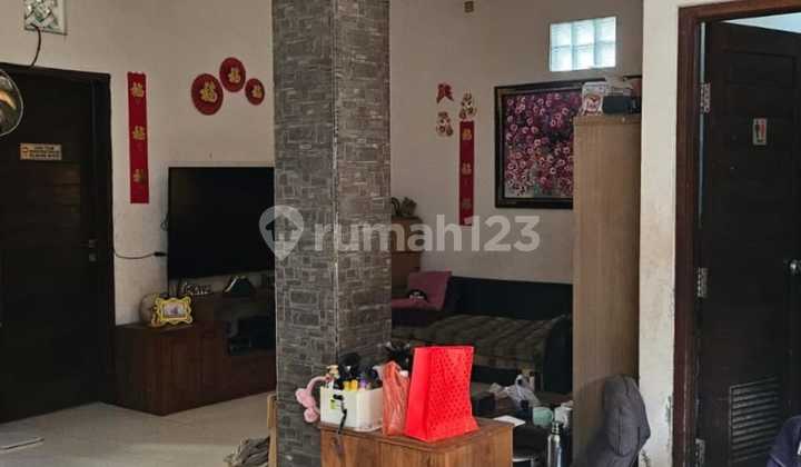 For Sale 2-Story House Ready to Occupy in Dalung - Strategic Location, Wide Road Access 2