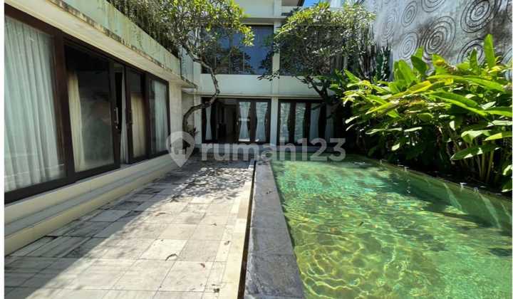 Rumah Semi Villa Mewah di Kawasan Premium Renon 2