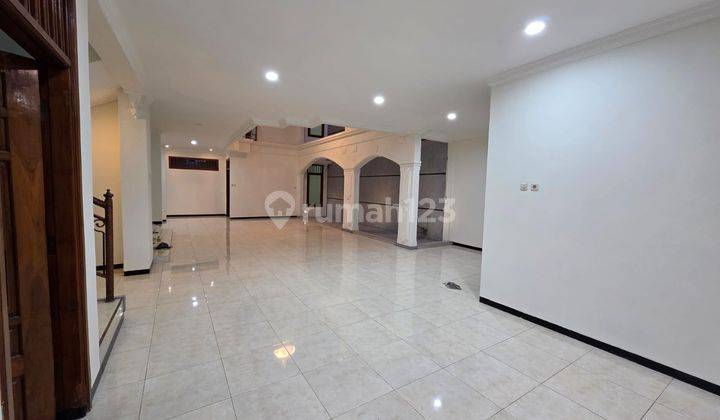 (MURAH, HABIS RENOVASI) KETINTANG, NOL JALAN, KOMERSIL AREA  1