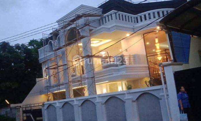 Newly renovated luxury house on Jl Gatot Subroto Tengah
Denpasar
Bali 1