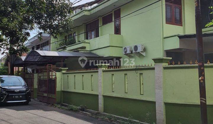 Dijual rumah besar hook murah jakbar luas 200m2 1