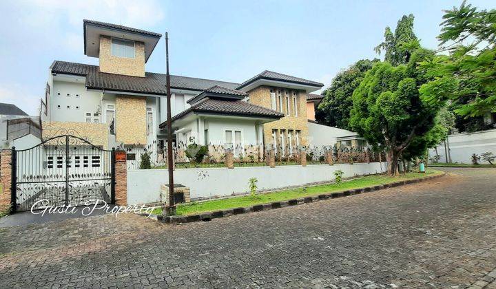 Rumah Megah Dan Cantik Halaman Luas Security 24 Jam 1