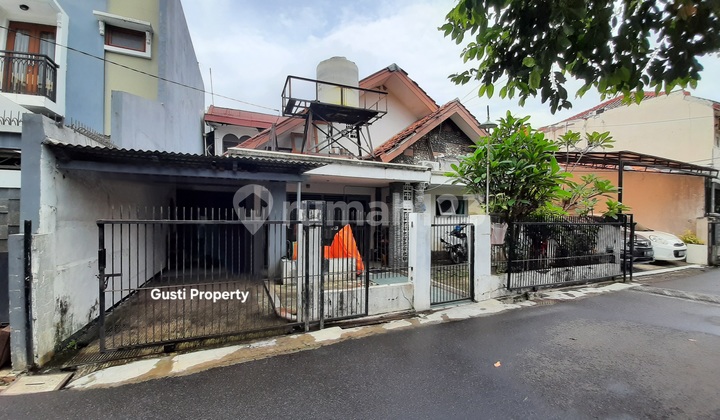 Rumah Tua Kebayoran Baru Dekat Cikajang