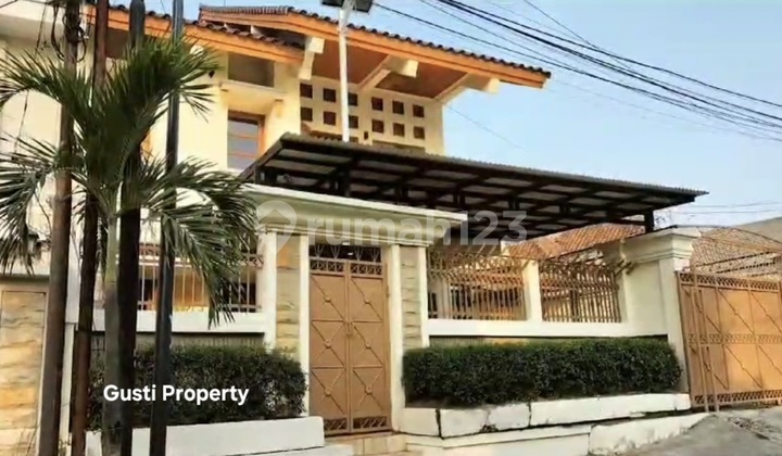 Kebayoran Baru - Radio Dalam Complex