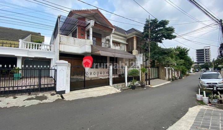 Rumah Lama 2 Lantai Layak Huni di Wedana, Jatinegara 1