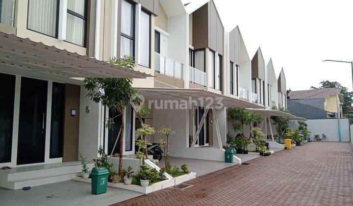 DIJUAL RUMAH MEWAH 2 LANTAI CILANGKAP CIPAYUNG JAKARTA TIMUR 1