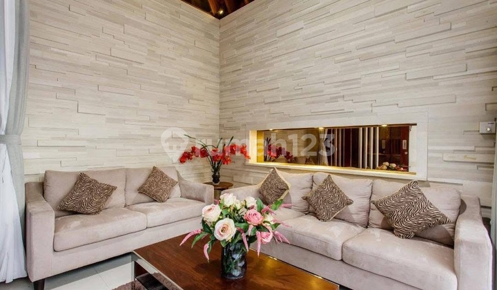 Villa Modern Luxury With Pool Di Pusat Renon  2