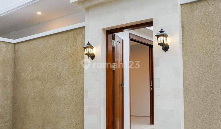 VILLA BARU MODERN DI JIMBARAN DEKAT KE PANTAI