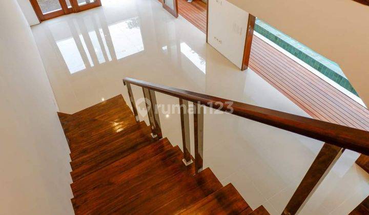 VILLA BARU MODERN DI JIMBARAN DEKAT KE PANTAI