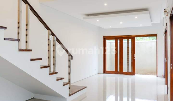 VILLA BARU MODERN DI JIMBARAN DEKAT KE PANTAI