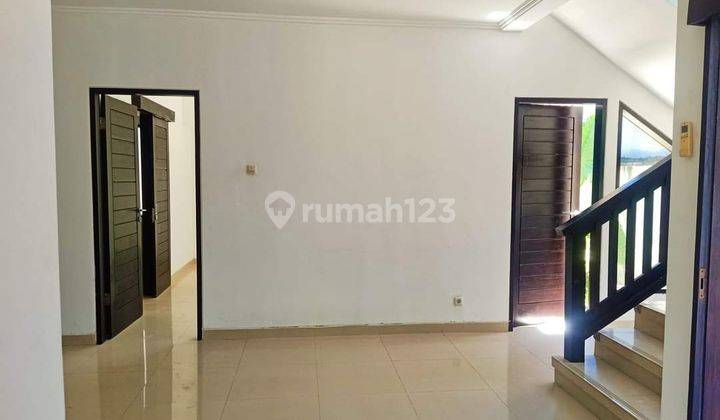 Rumah Semi Villa Dijual Area Strategis Di Kerobokan Bali 