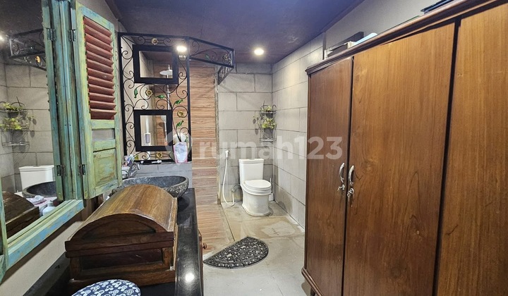 Rumah Full Jati Hitung Tanah Saja Selangkah ke Lapangan Renon 2