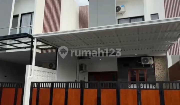 Modern 2-Story House in Denpasar Area Near Lumintang Field