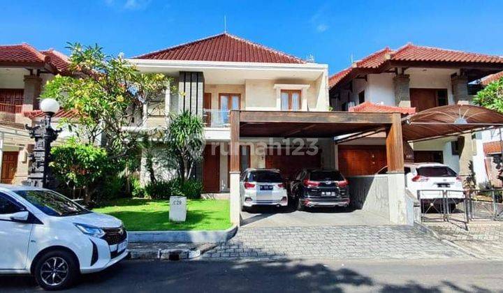 Rumah Mewah Modern Lingkungan Elit Area Denpasar Timur  1