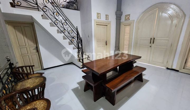 Rumah Siap Huni 3 Lantai Dekat ke Canggu 2