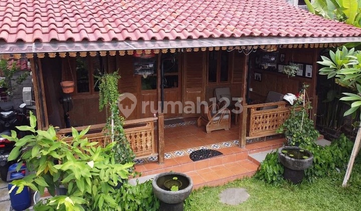 Rumah Full Jati Hitung Tanah Saja Selangkah ke Lapangan Renon