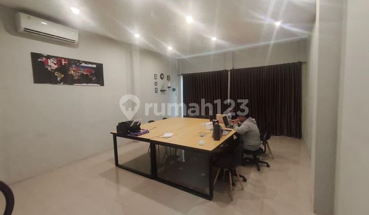 Strategic Shop House Suitable for Business in Main Road Area, West Denpasar 2