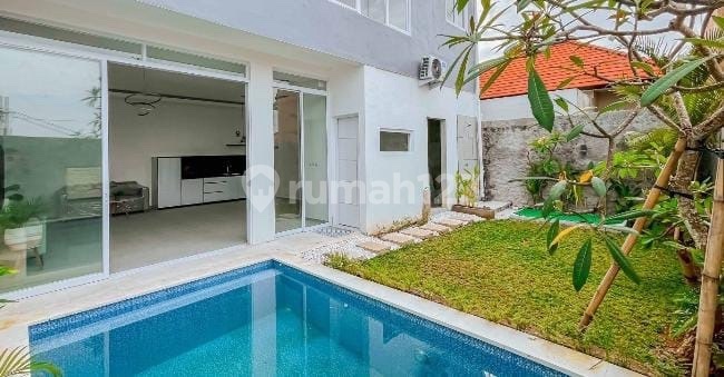 New Villa with Ocean View and Rooftop Area at Taman Griya Jimbaran