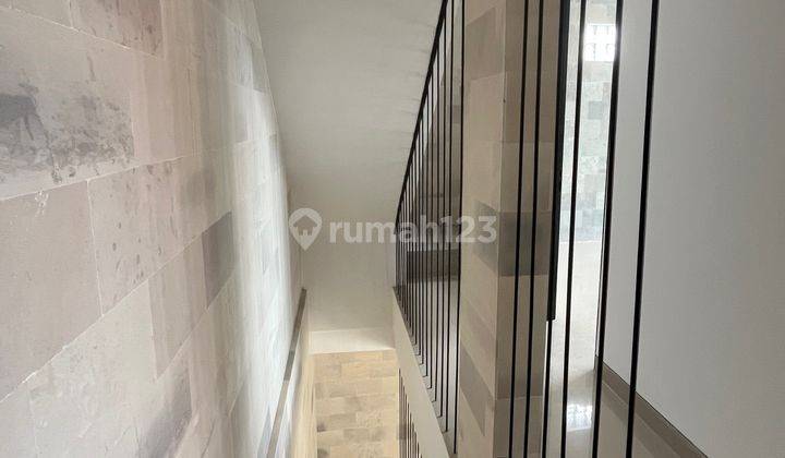 Villa 3 Lantai Baru Siap Huni Dekat Ke Pantai Seminyak Dan Canggu