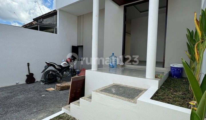Rumah Baru Modern 2 Lantai Di Kota Denpasar  2
