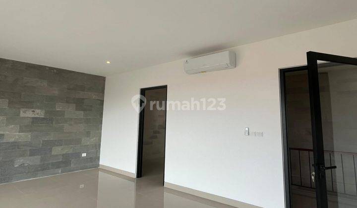 Disewakan Villa Lokasi Premium 3 Lantai With Pool Dekat Seminyak 2