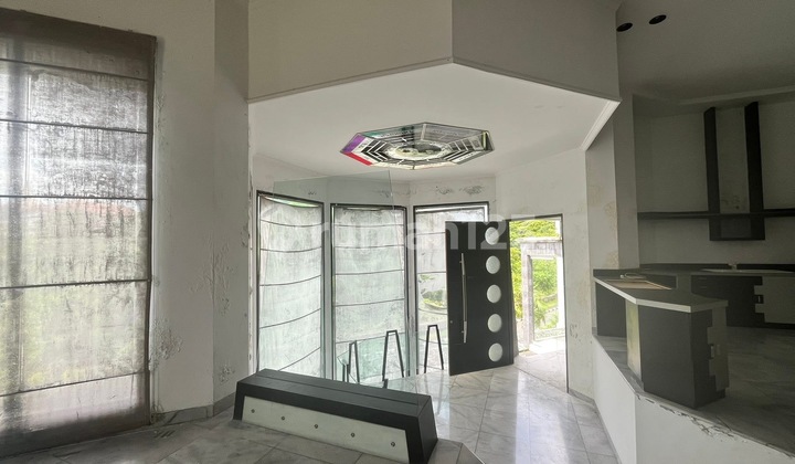 Rumah Mewah Dalam Cluster Elite Dekat Ke Pantai Sanur 