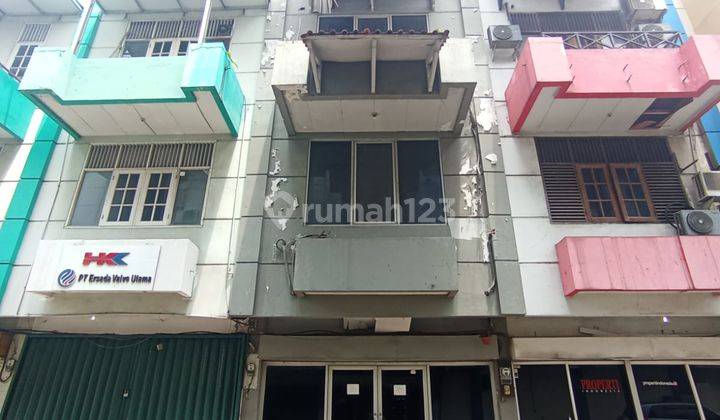 Ruko 3 Lantai di Jl Ciputat Raya Kebayoran Lama Jakarta Selatan 1