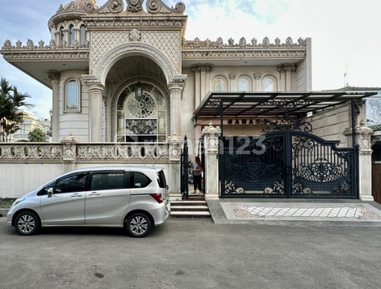 2-story house on Jl Pelepah Kuning II, Kelapa Gading, North Jakarta 2