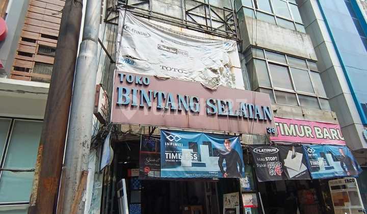 3-story shop house on Panglima Polim Street, Kebayoran Baru, South Jakarta 3-story shop house on Panglima Polim Street, Kebayoran Baru, South Jakarta