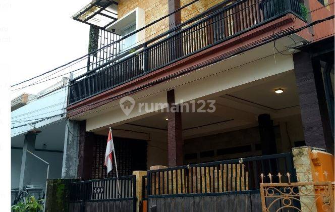 Rumah 2 lantai di Perumahan Taman Royal 1  Kota Tangerang 2