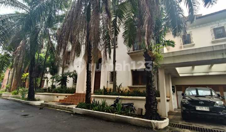 Rumah 2 lt Panorama Town House  Jl Lebak Bulus II Cilandak Jaksel