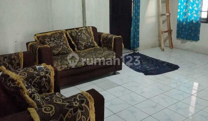 A spacious house suitable for home industry located on Padasuka Street. 2